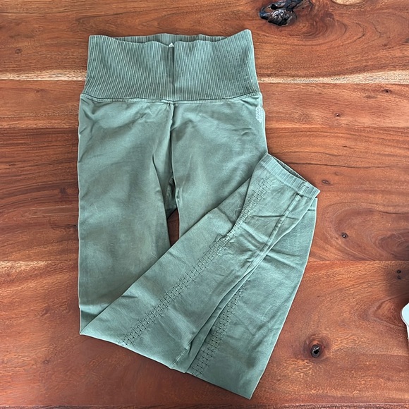 FP Movement High-Rise 7/8 Length Good Karma Legging XS/S - Picture 1 of 4